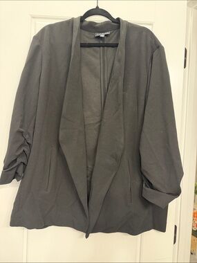 Premise Black Open-Front Women’s Blazer with Ruched Sleeves